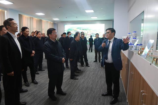 中海生物技术总经理李秀辉讲解公司产品